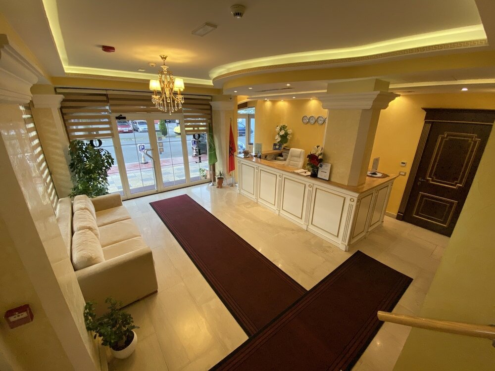 Фото The Red Bricks Hotel