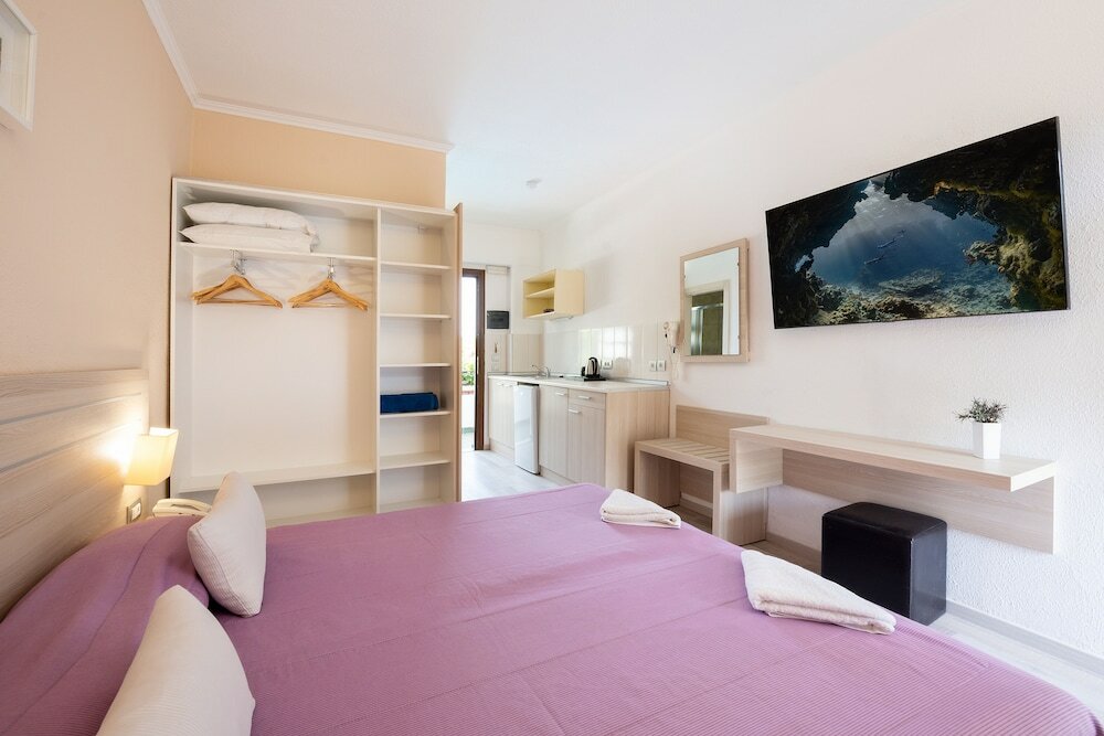 Фото Апарт-отель Terinikos