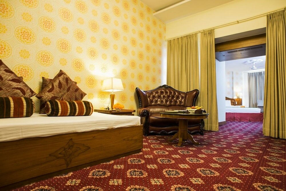 Фото Hotel Jaipur Palace