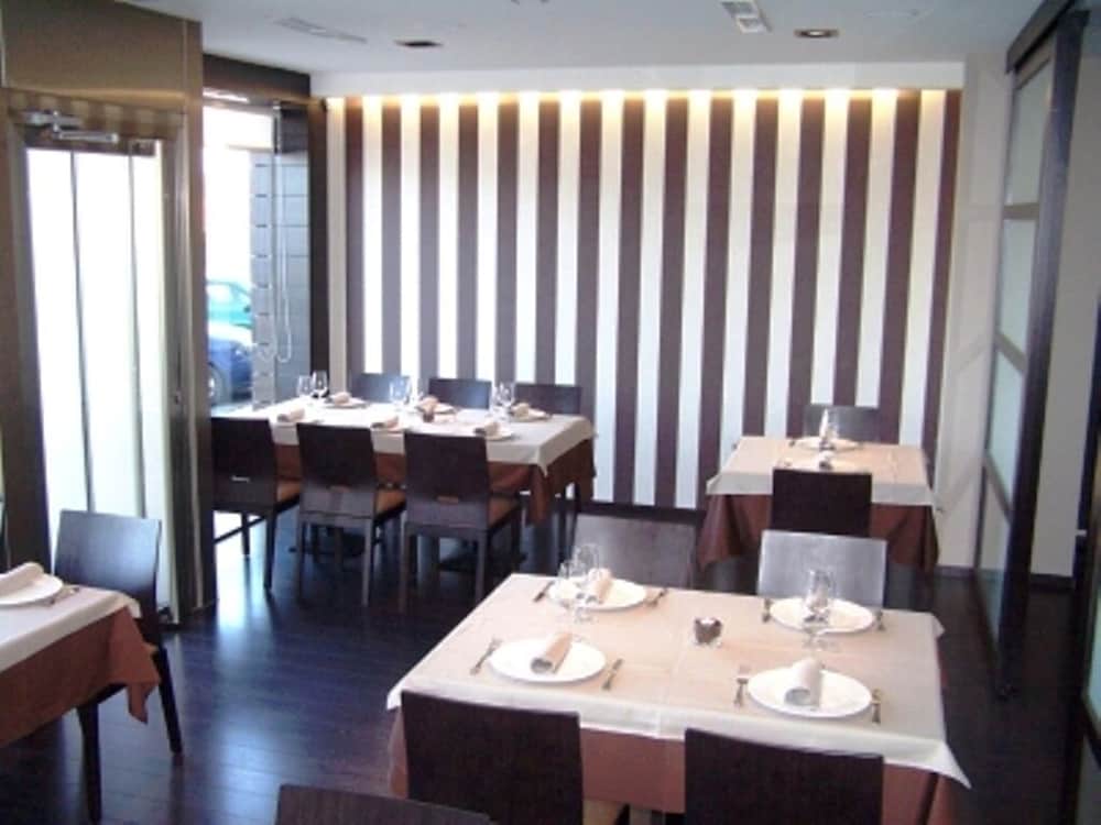 Фото Hotel Arteixo