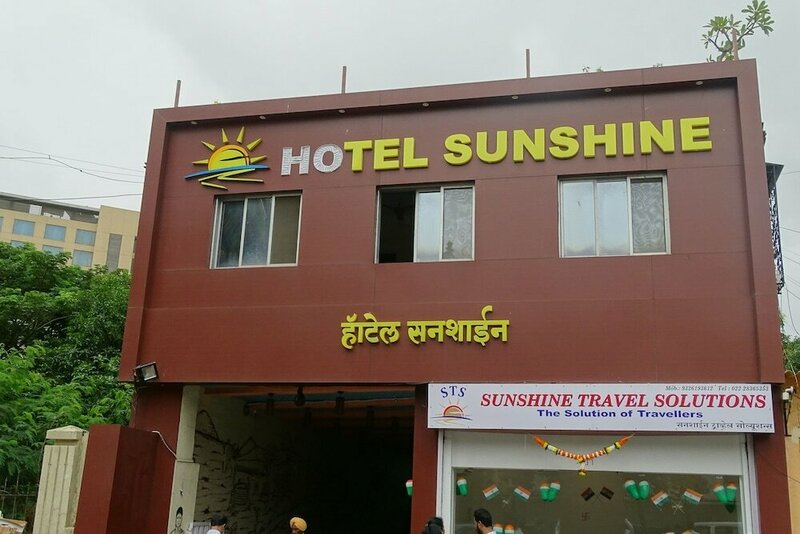 Гостиница Hotel Sunshine Airport в Мумбаи