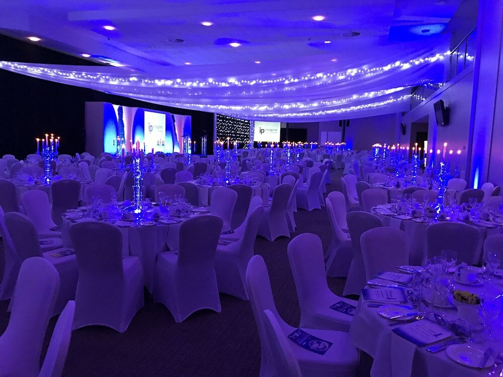 Фото DoubleTree by Hilton Milton Keynes