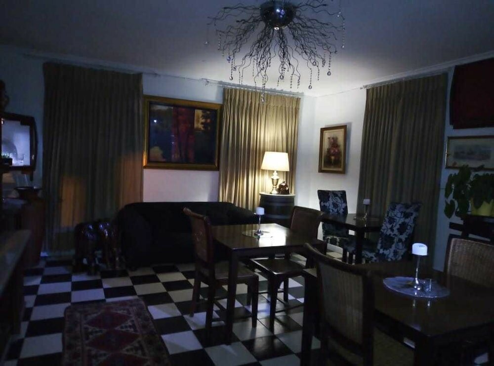 Фото Bread & Barrel Bellville Guesthouse