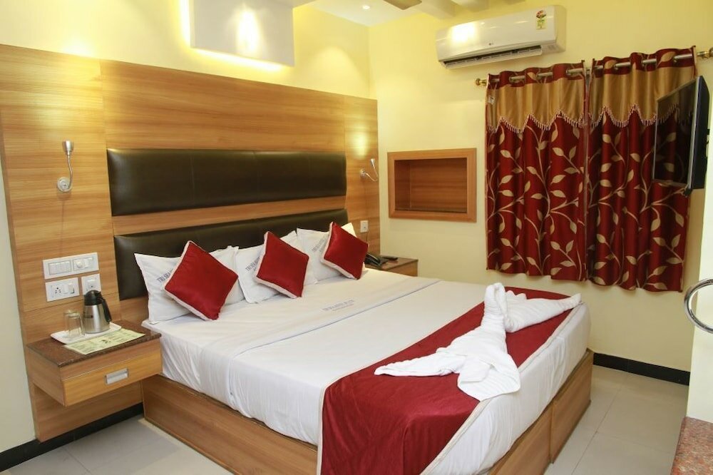 Фото Tri Sea Hotel