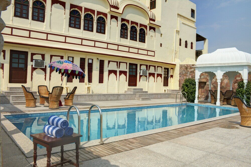 Фото отеля 2