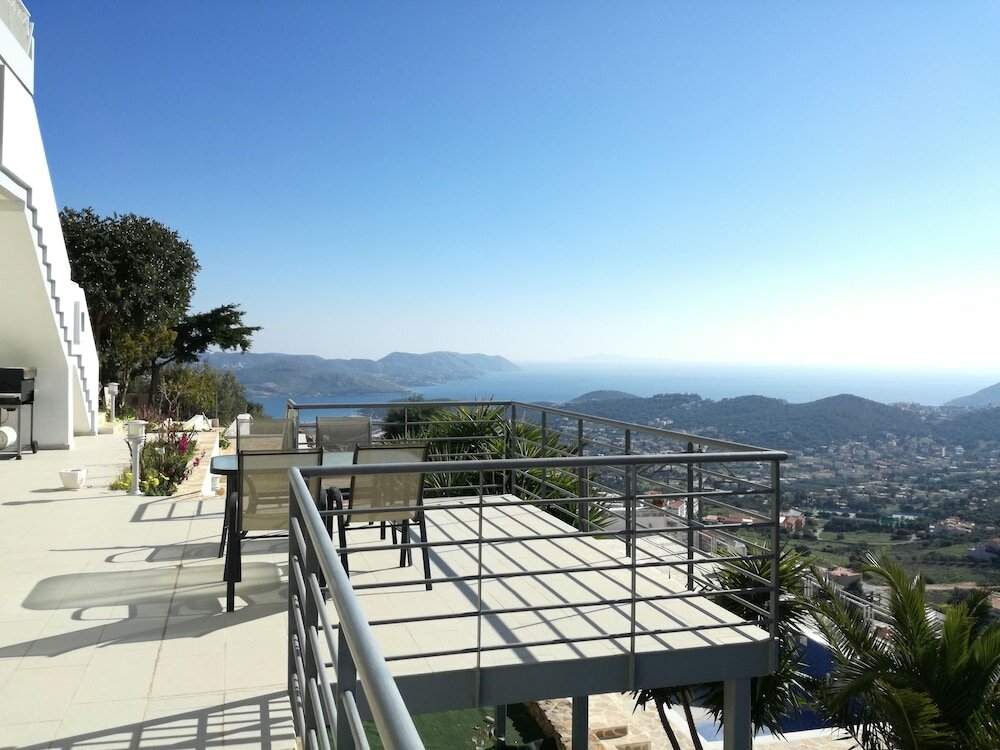 Фото Infinity Blue Suites