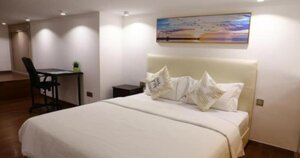 Suman Hotel Apartment (Guangdong Province, Sub-provincial city Guangzhou, Line 5, Zhujiang New Town metro station), hotel