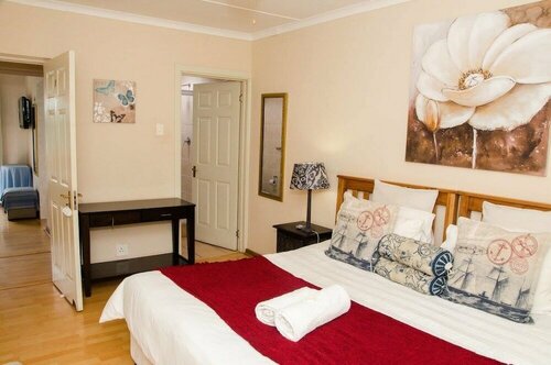 Гостиница Goulden Street Guest House в Ист-Лондоне