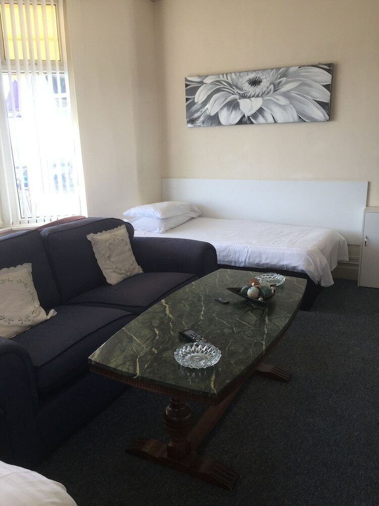 Фото Adelphi Holiday Flats