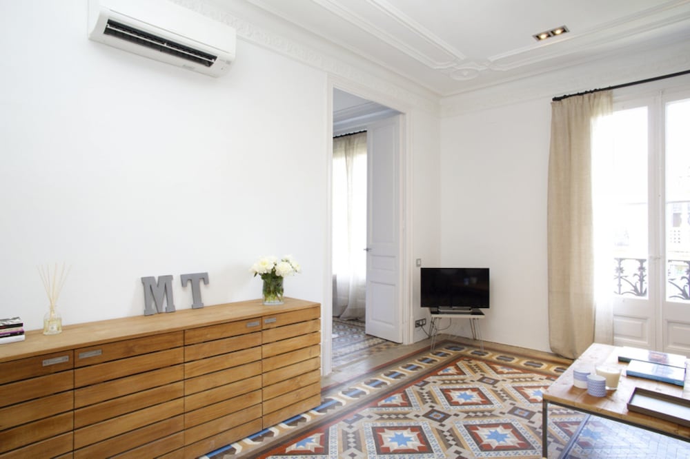 Фото BarcelonaForRent The Claris Suites