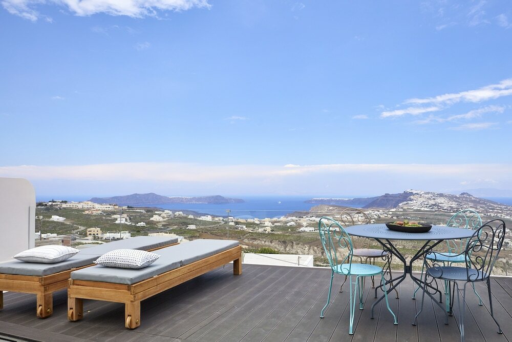 Фото White and Co. La Torre Suites