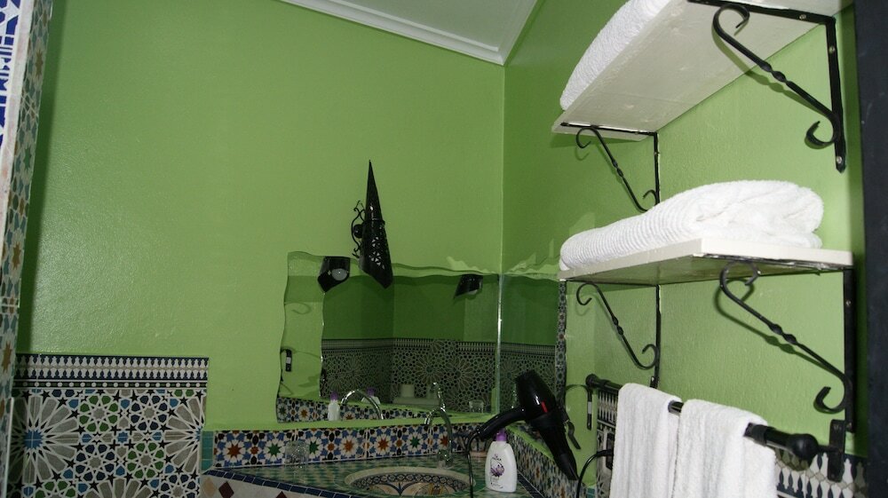 Фото Riad Tingis