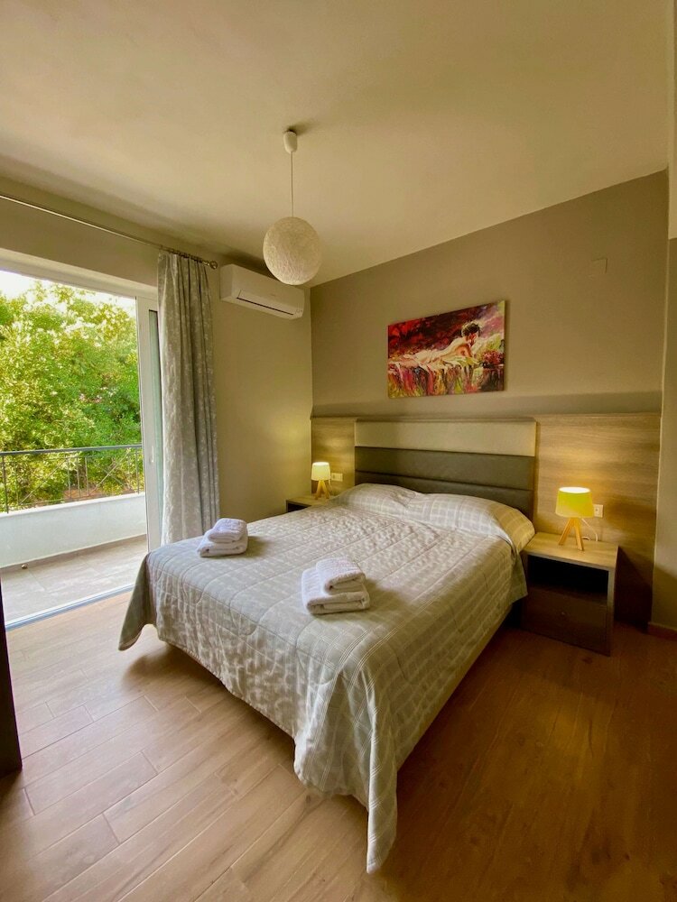 Фото Eirini & Manolis Apartments