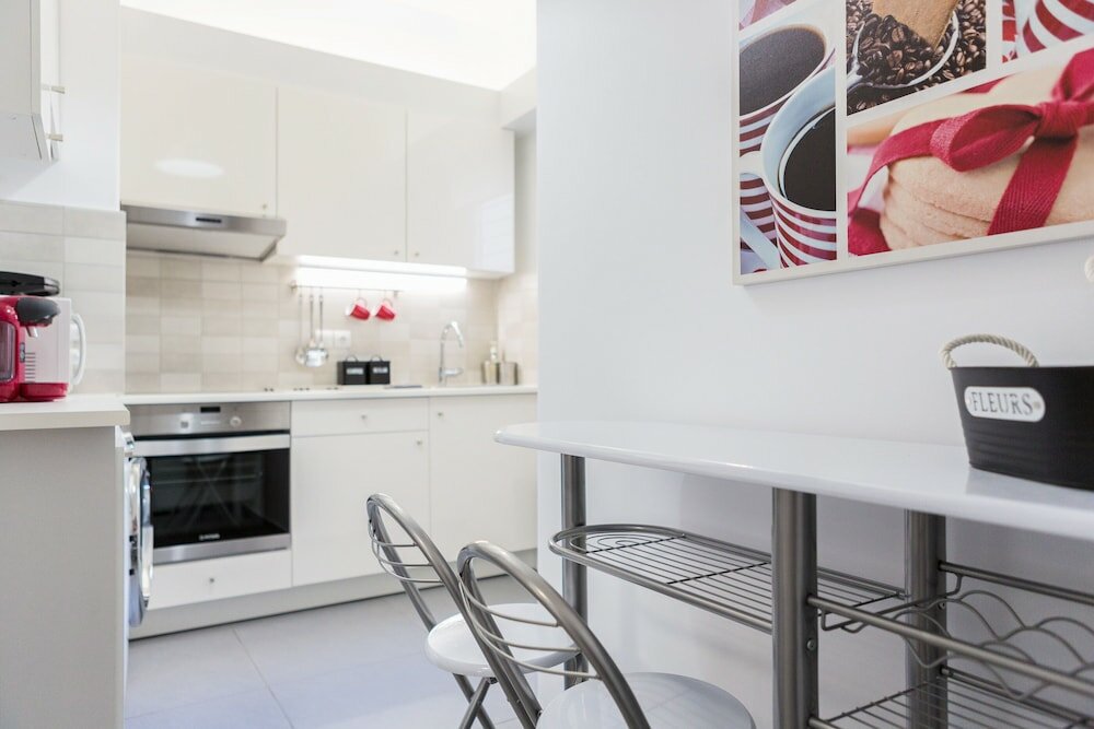 Фото Newly Renovated Stylish Urban Flat