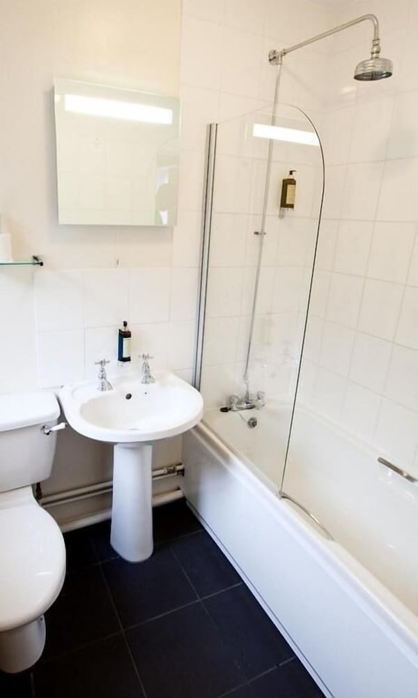 Фото Henley Hotel