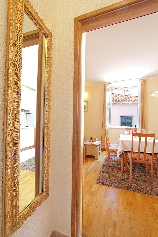 Фото Apartments Kovac Old Town