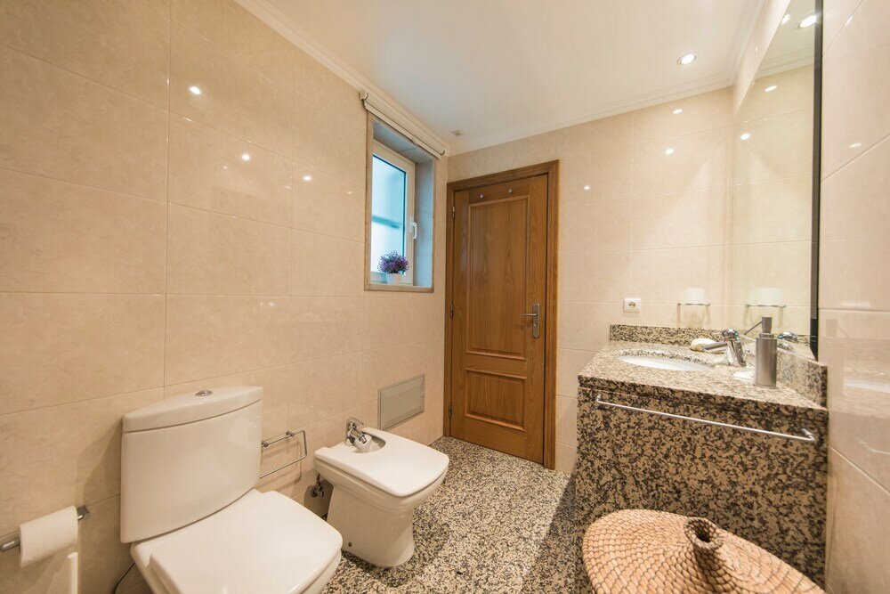 Фото Family Wonder Two Bedroom Garage