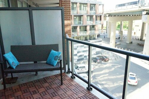 Гостиница The Mews Boutique Suites в Торонто
