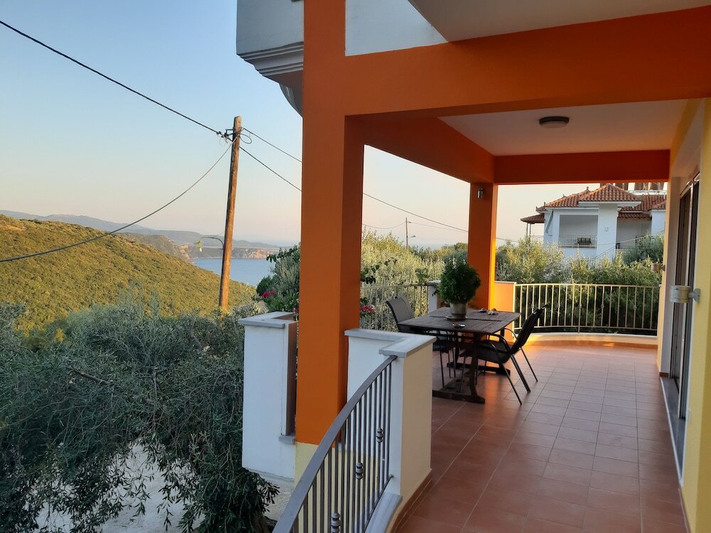 Фото Olive Tree Apartment