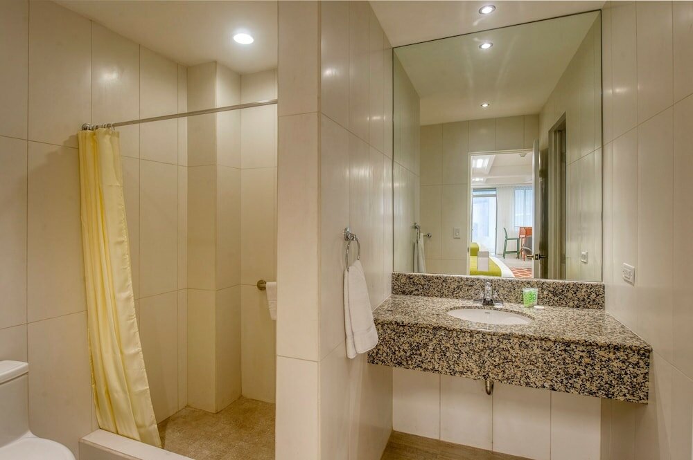 Фото Balmoral Suites