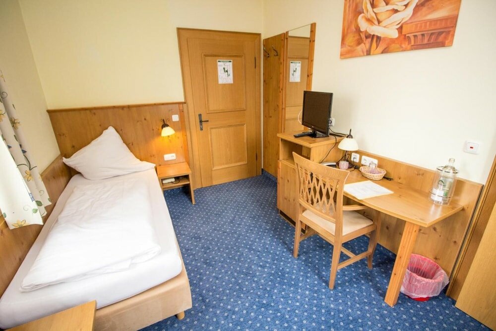 Фото Hotel-Pension Marienhof