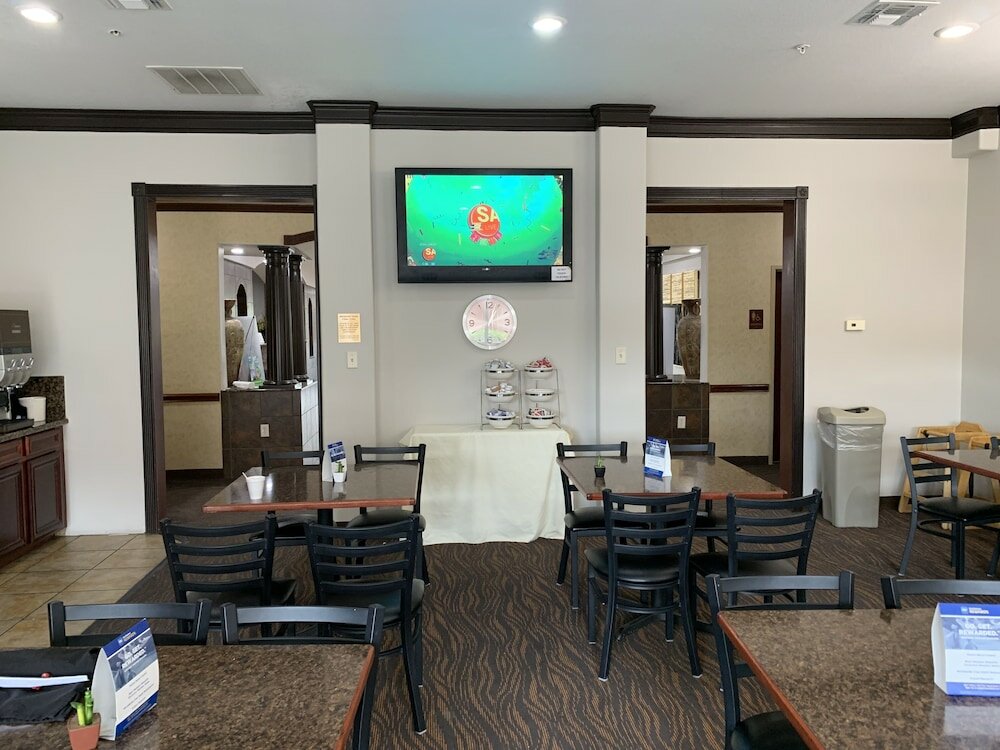 Фото SureStay Plus Hotel by Best Western San Antonio SeaWorld