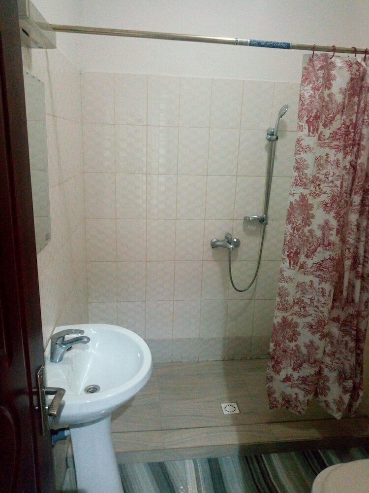 Фото Zambezi Inn Hotel