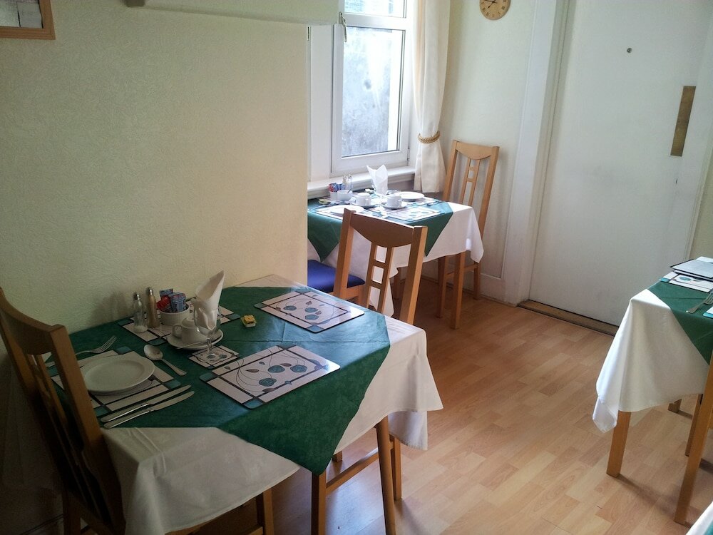 Фото Mackenzie Guest House