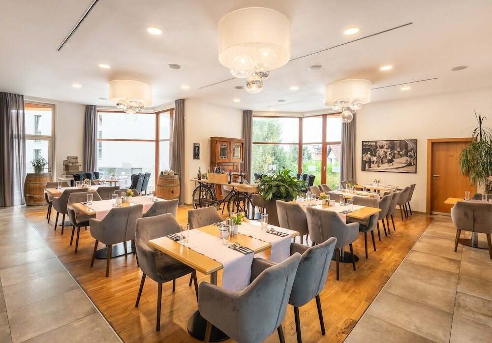 Фото Hotel Troja