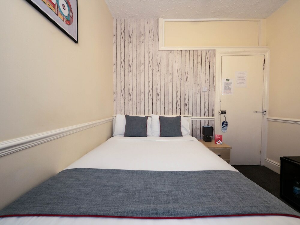 Фото Oyo Pier Hotel Rhyl