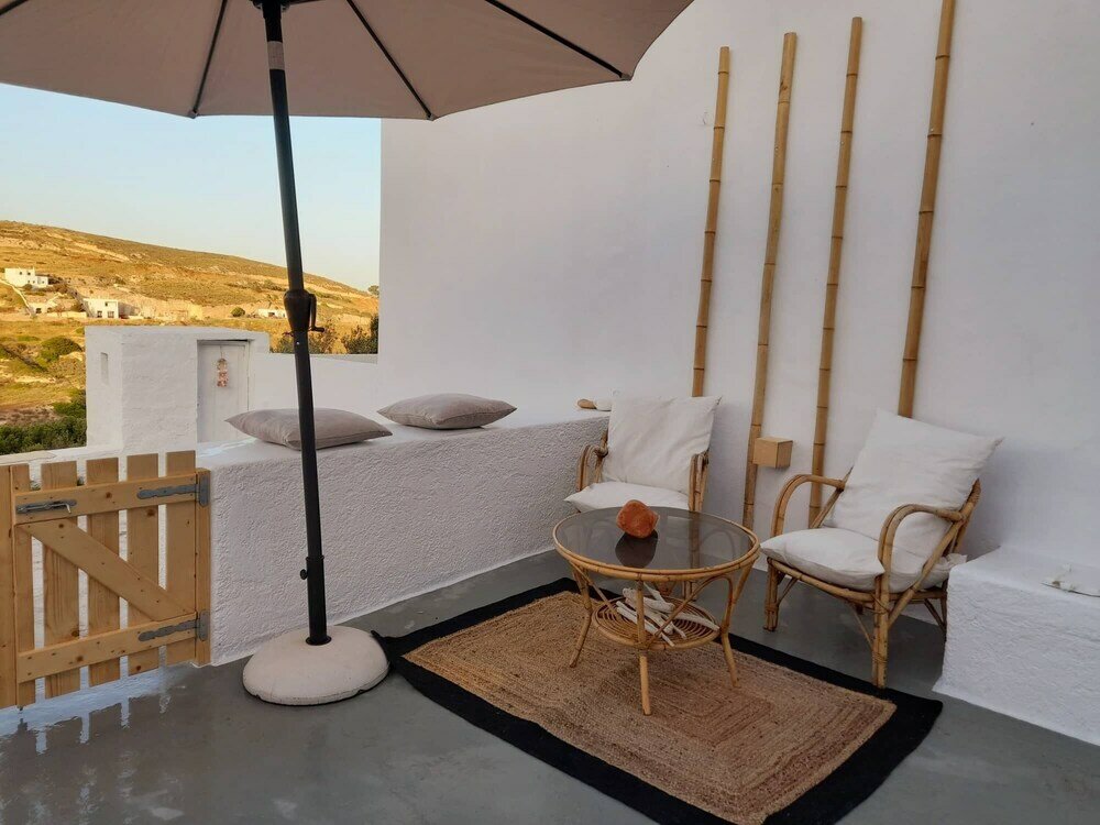 Фото Salty Caves Apartments Milos