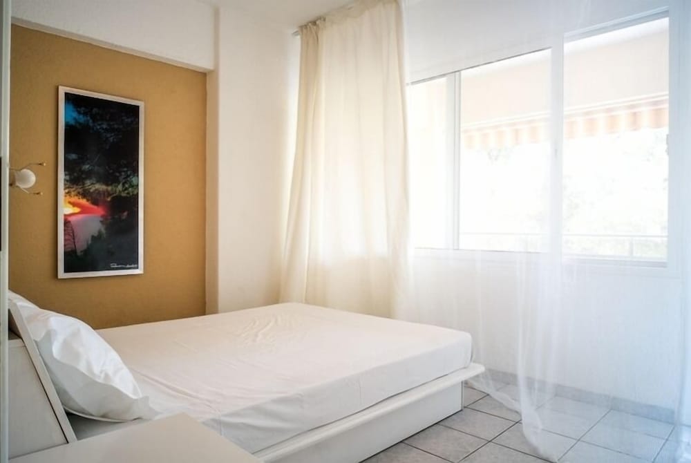 Фото Dryades Hotel