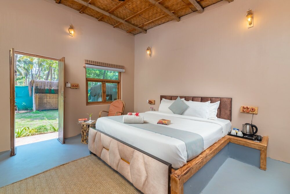 Фото Amadi Beach Front Resort