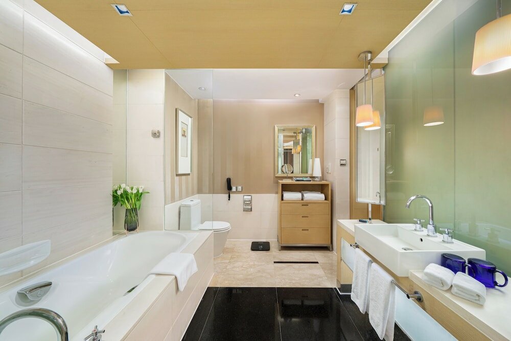 Фото Royal Garden Hotel