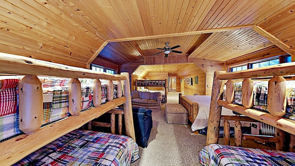 Фото Eagle Scout Lodge