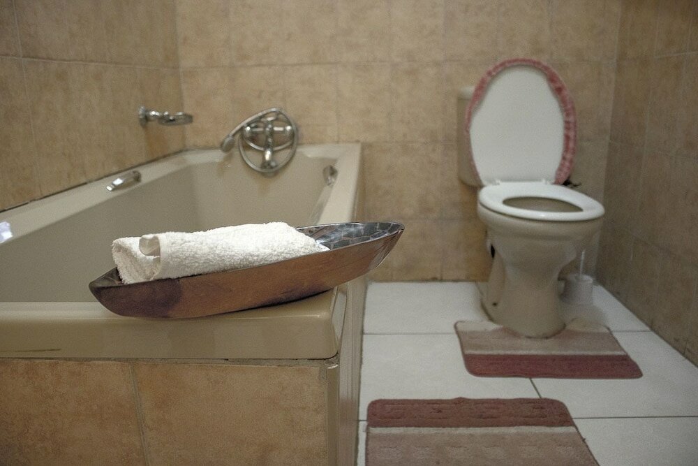 Фото Chanters Lodge, Livingstone