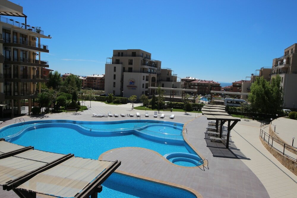 Фото Menada Luxor Apartments