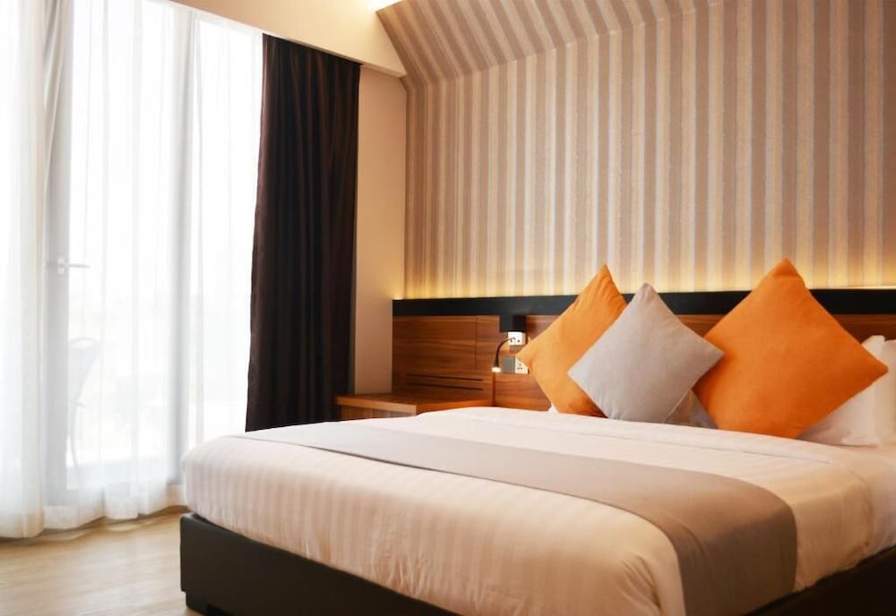 Фото Отель Triton Prestige Seaview and SPA