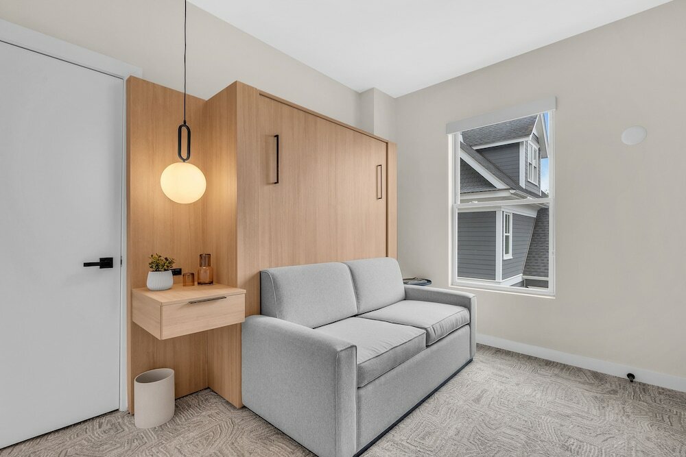 Фото The St Laurent Social Club & Guest Rooms