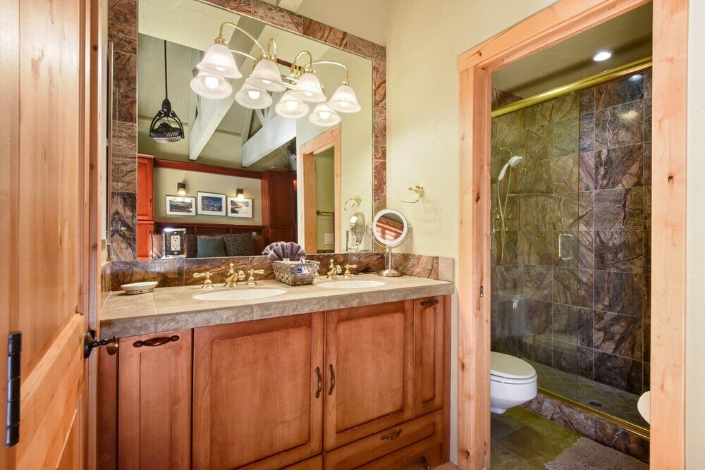 Фото Beachfront Ski Cabin