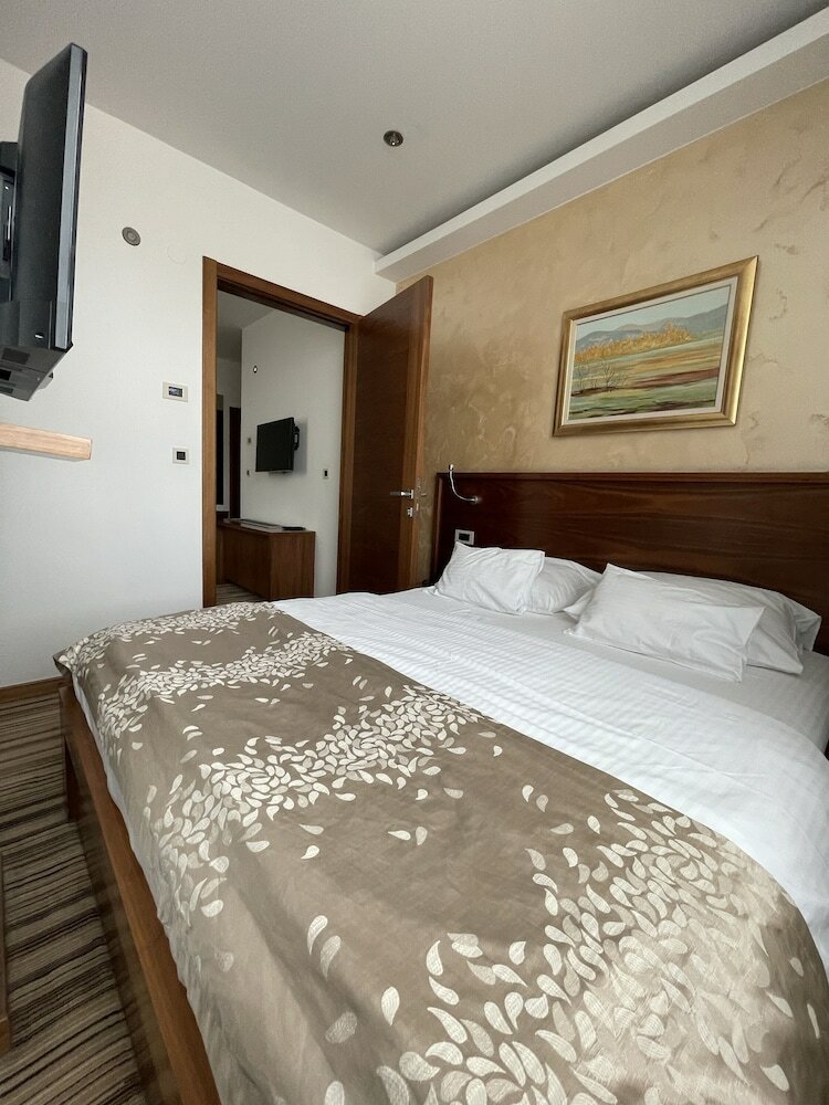 Фото Hotel Bistrik City Center