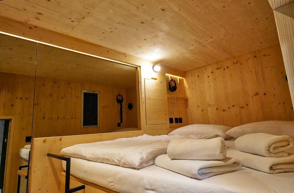 Фото Ljubljana Capsule Hostel