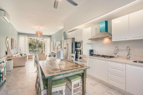 Гостиница Playa Bonita Lavish Apartment at Lake View 42b