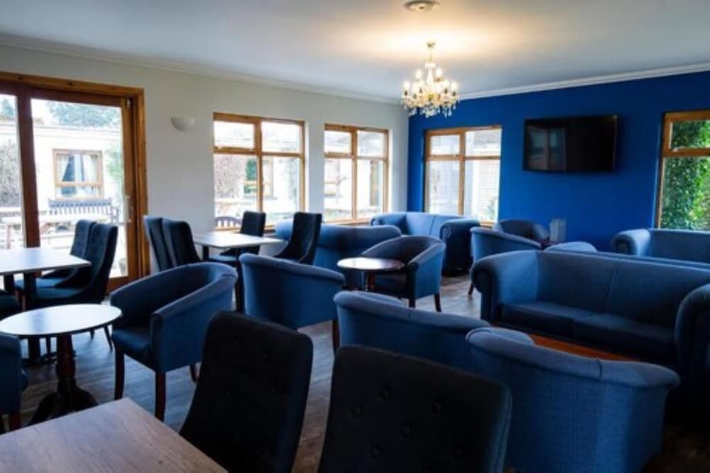 Фото West End Hotel