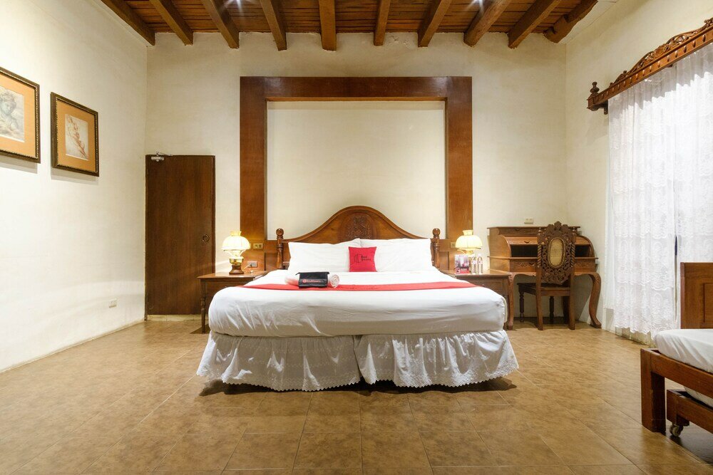 Фото RedDoorz Plus @ Calle Crisologo Vigan