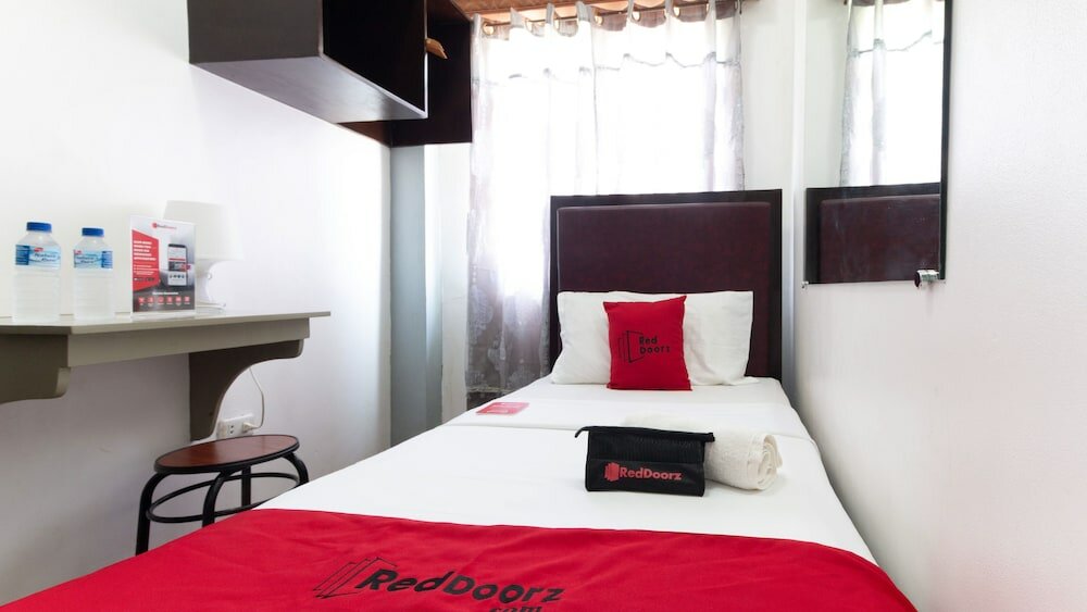 Фото RedDoorz near Robinsons North Tacloban