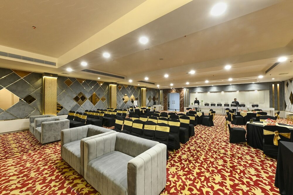 Фото Avalon Palms Agra