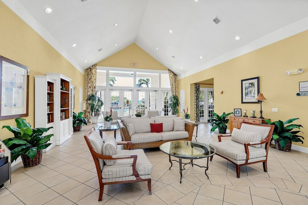 Фото Modern & Comfy 20min to Disney Queenbeds