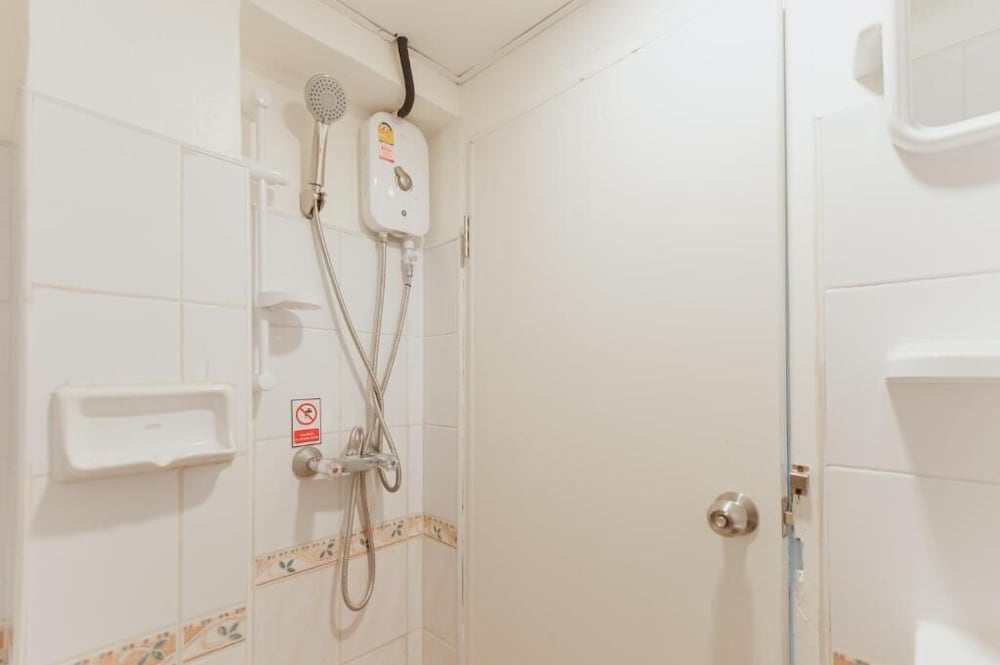 Фото RoomQuest Rim Tha Phae