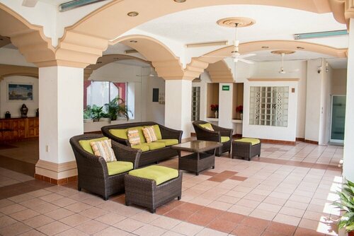 Гостиница Hotel Quinta Antigua в Ласаро-Карденас